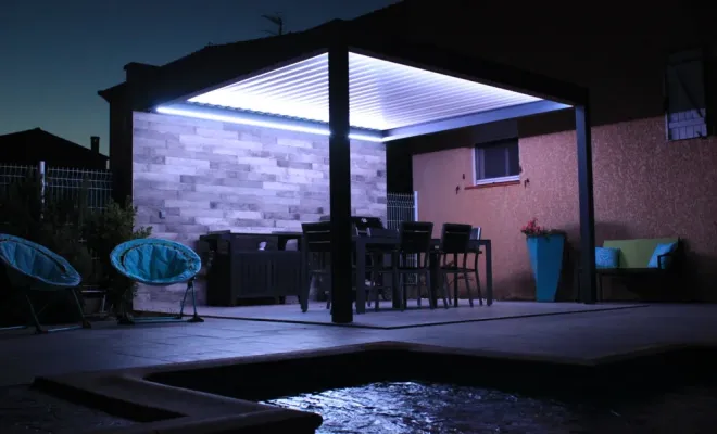 Pergola bioclimatique à lames orientables rétractables d'un côté Aluminium SkÖLL RETRACT, Armentières, BECART