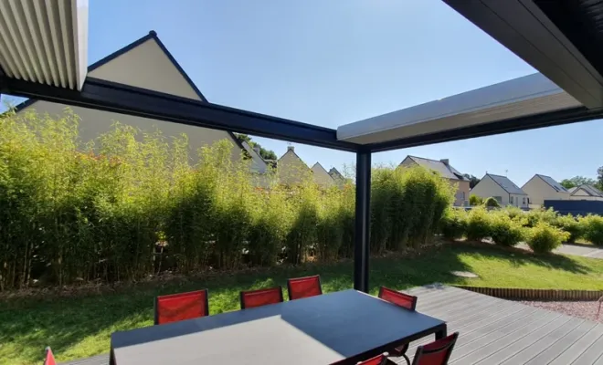 Pergola bioclimatique à lames orientables Aluminium SKÖLL DOUBLE RETRACT, Armentières, BECART