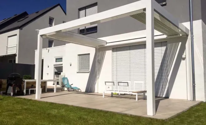 Pergola bioclimatique à lames orientables Aluminium SKÖLL DOUBLE RETRACT, Armentières, BECART